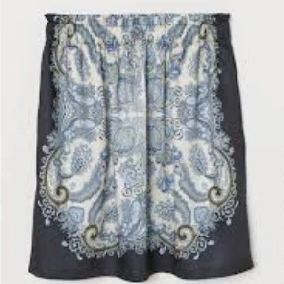 H&M blue cream white black paisley short satin mini skirt w pockets small 4 6 - Picture 1 of 6